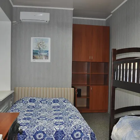 Апартаменти For Two Families On Koblevskoi *