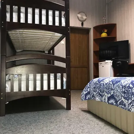 Апартаменти For Two Families On Koblevskoi *